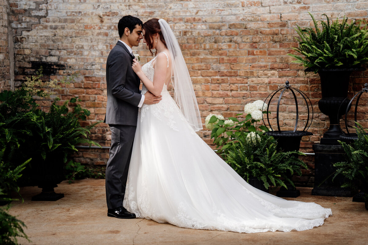 Millennium-Moments_Chicago-Wedding-Photographer_Blumen-Gardens-Wedding_Sycamore-Illinois-Wedding-65