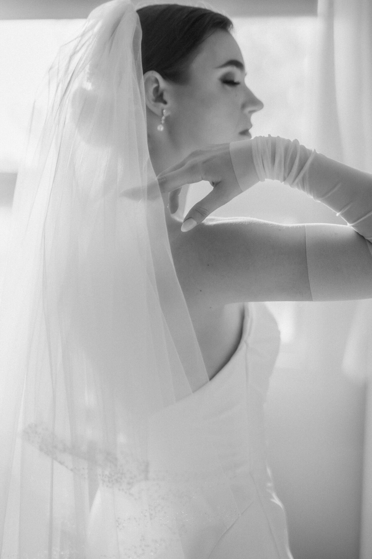 064-Cinematic-Editorial-Wedding-Toronto-Doctors-House-Lisa-Vigliotta-Photography