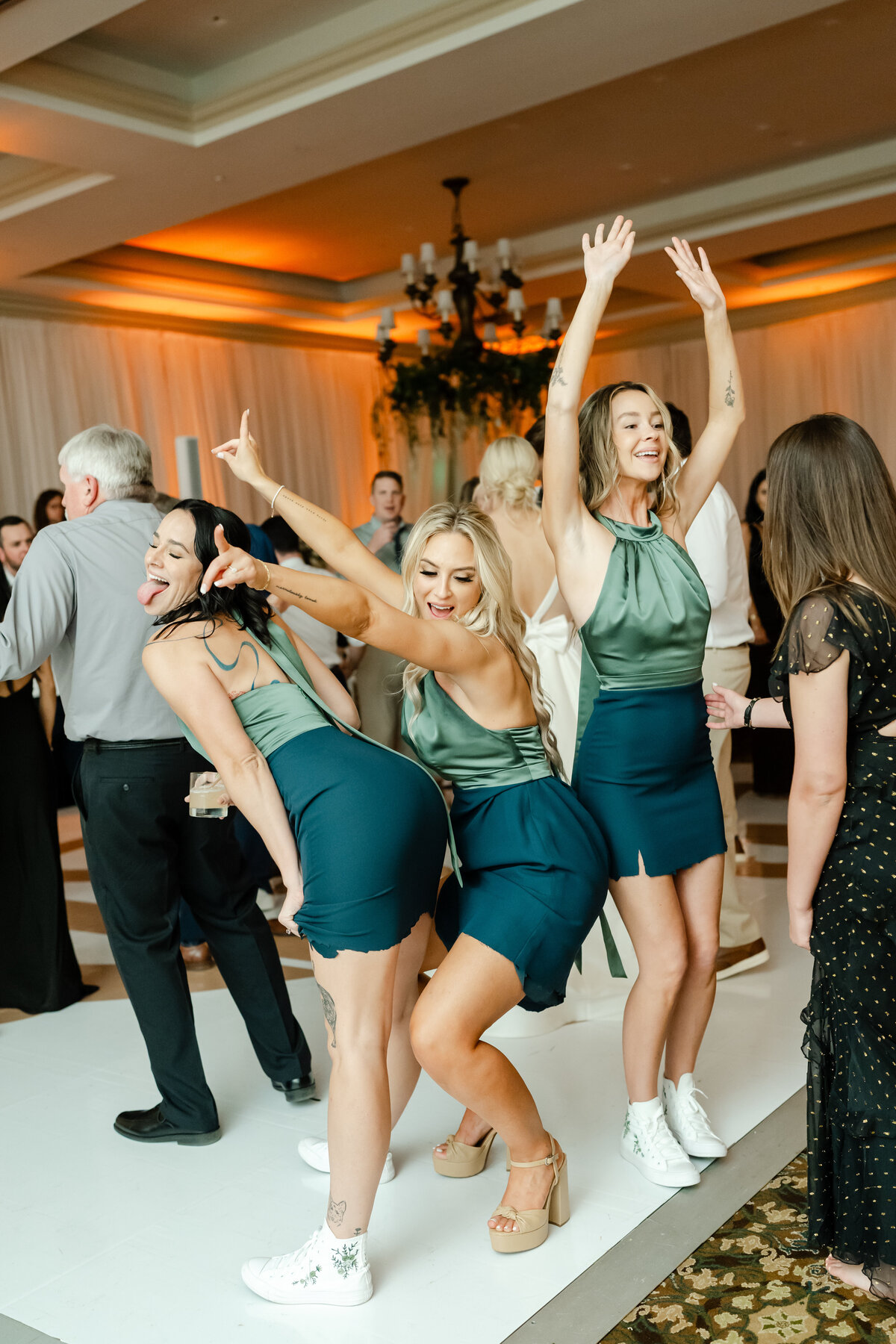 montage-summer-park-city-catholic-wedding-pepper-nix-loganwalkerphoto-419L-2990