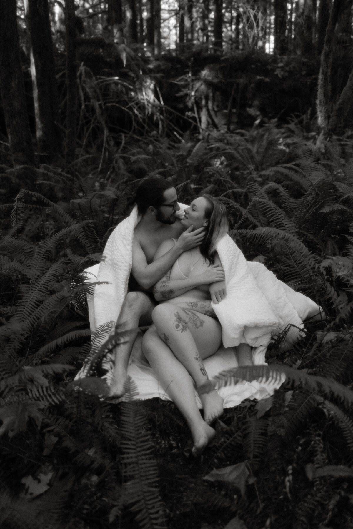 extra-golden-ears-forest-steamy-boudoir-couple-photographer-2-lowres