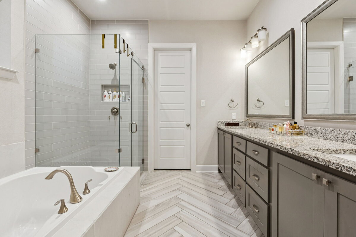 18-8643Thorbrush_018