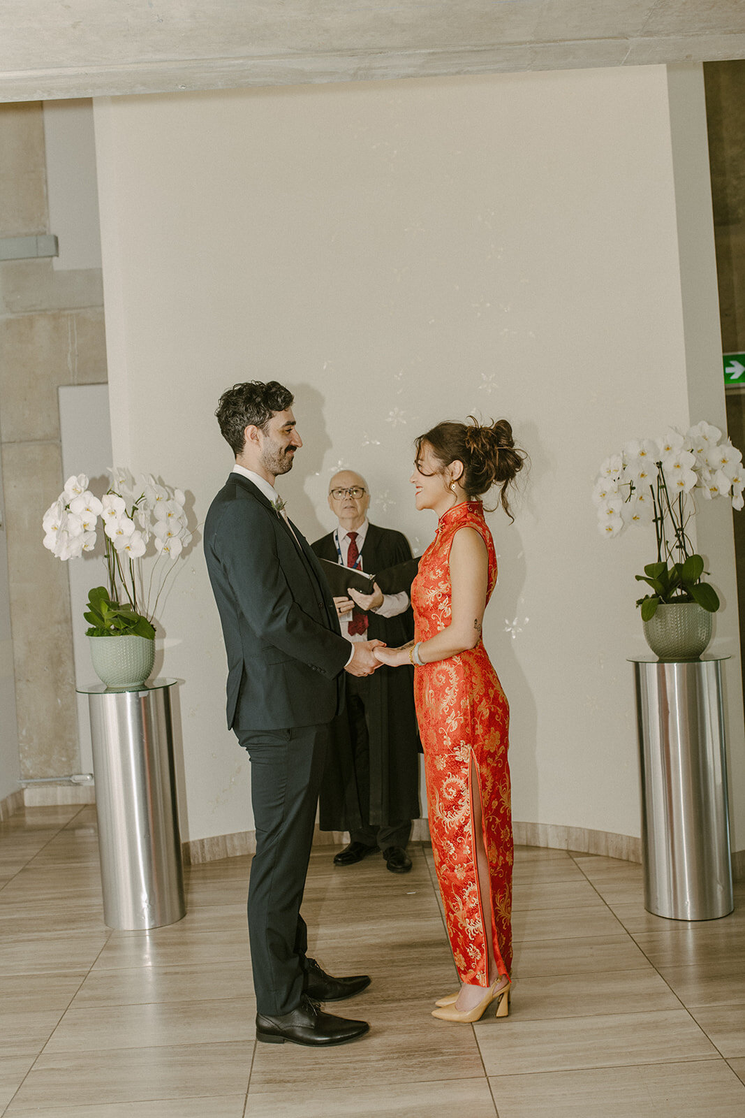 toronto-city-elopement-city-hall-ttc-subway-sugar-beach-fun-romantic-sumer-wedding-2716