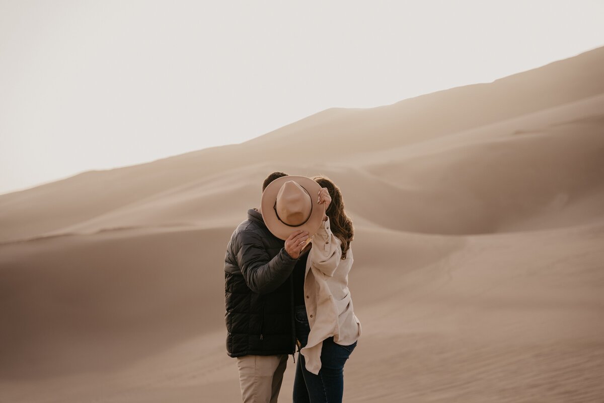 andres-molina-QCyrB1-tHLs-unsplash