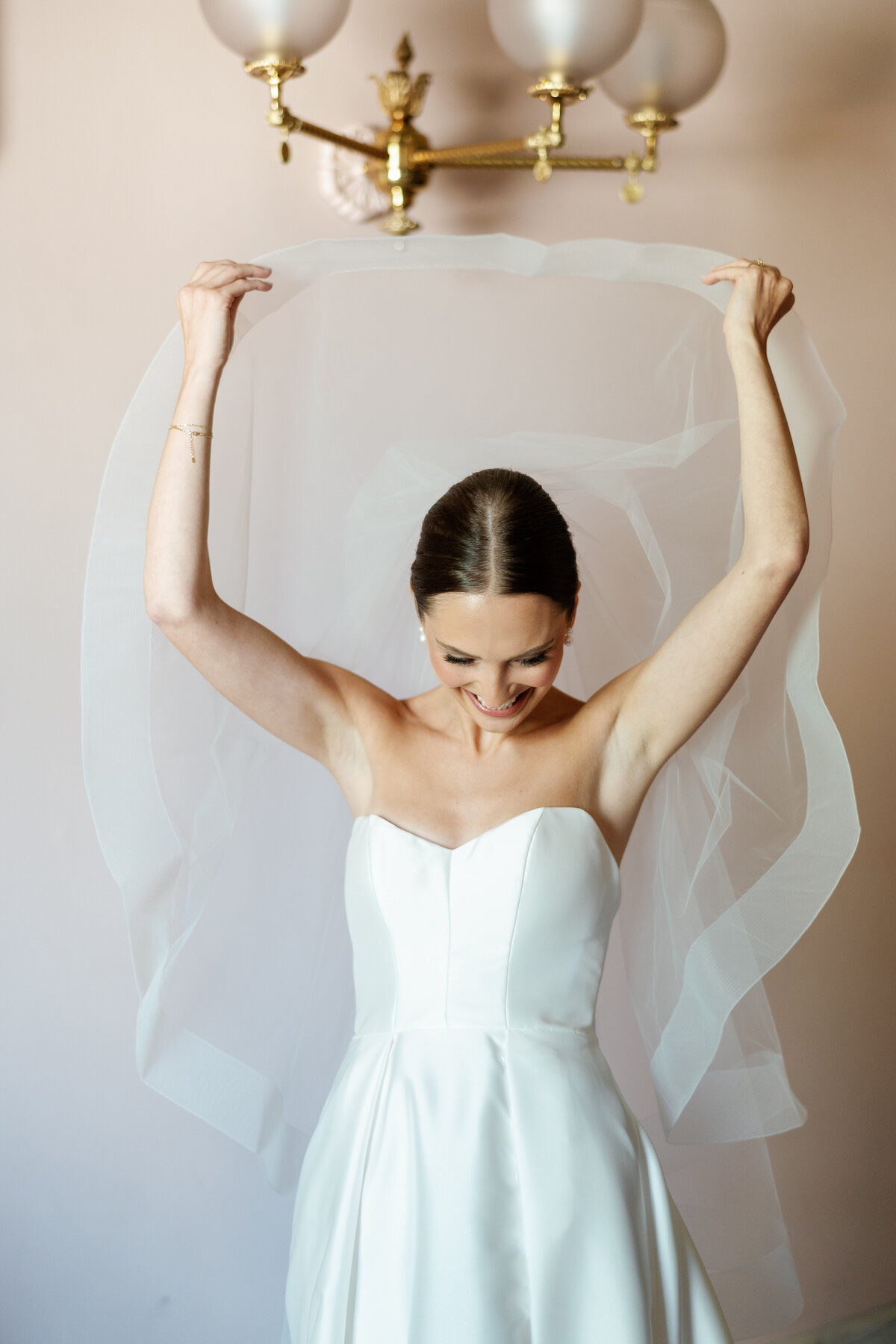 Modern Classic Wedding at The Statehouse at Columbus Ohio-1