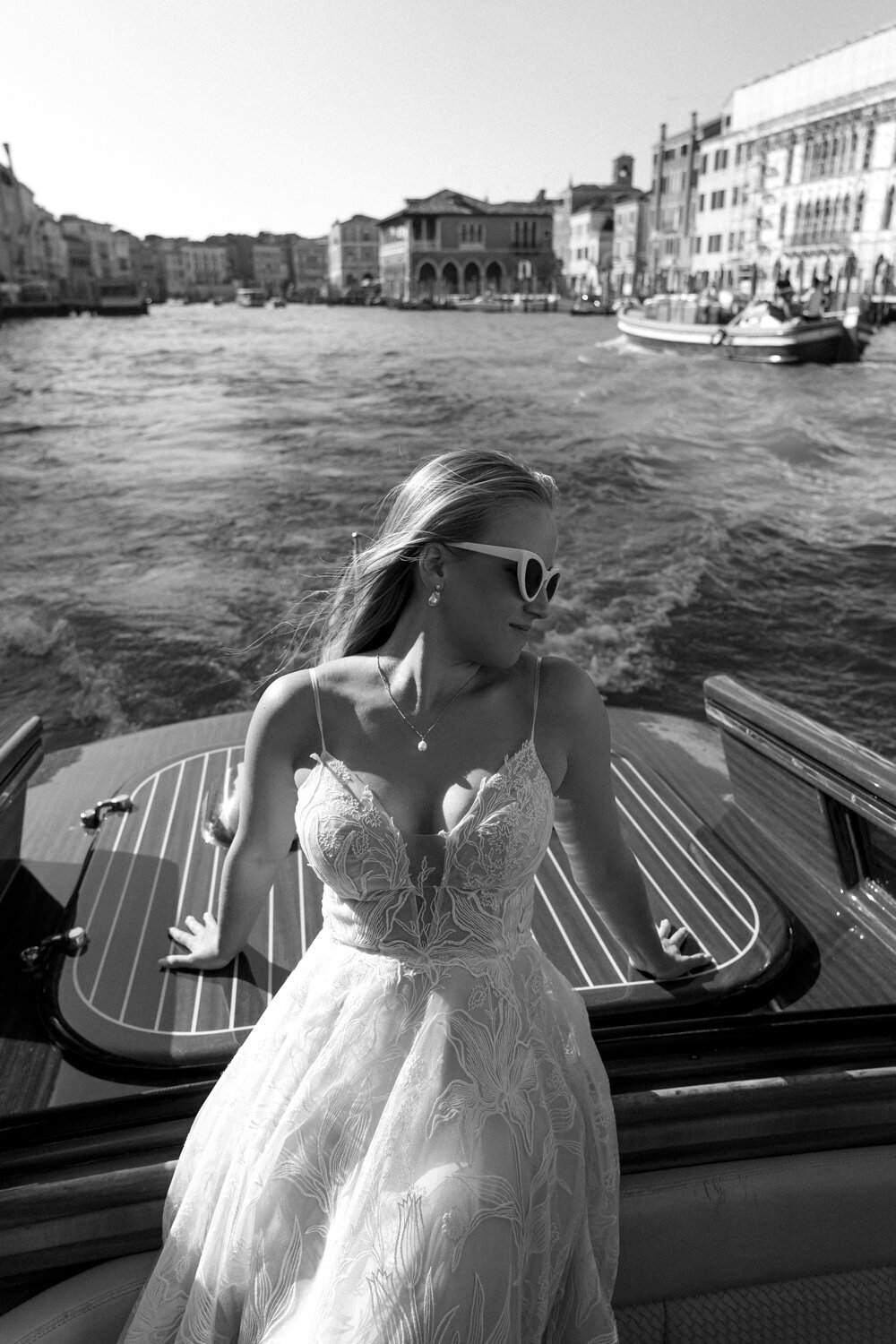 venice-elopement-photographer-editorial-film-35mm-wedding-fashion_0154