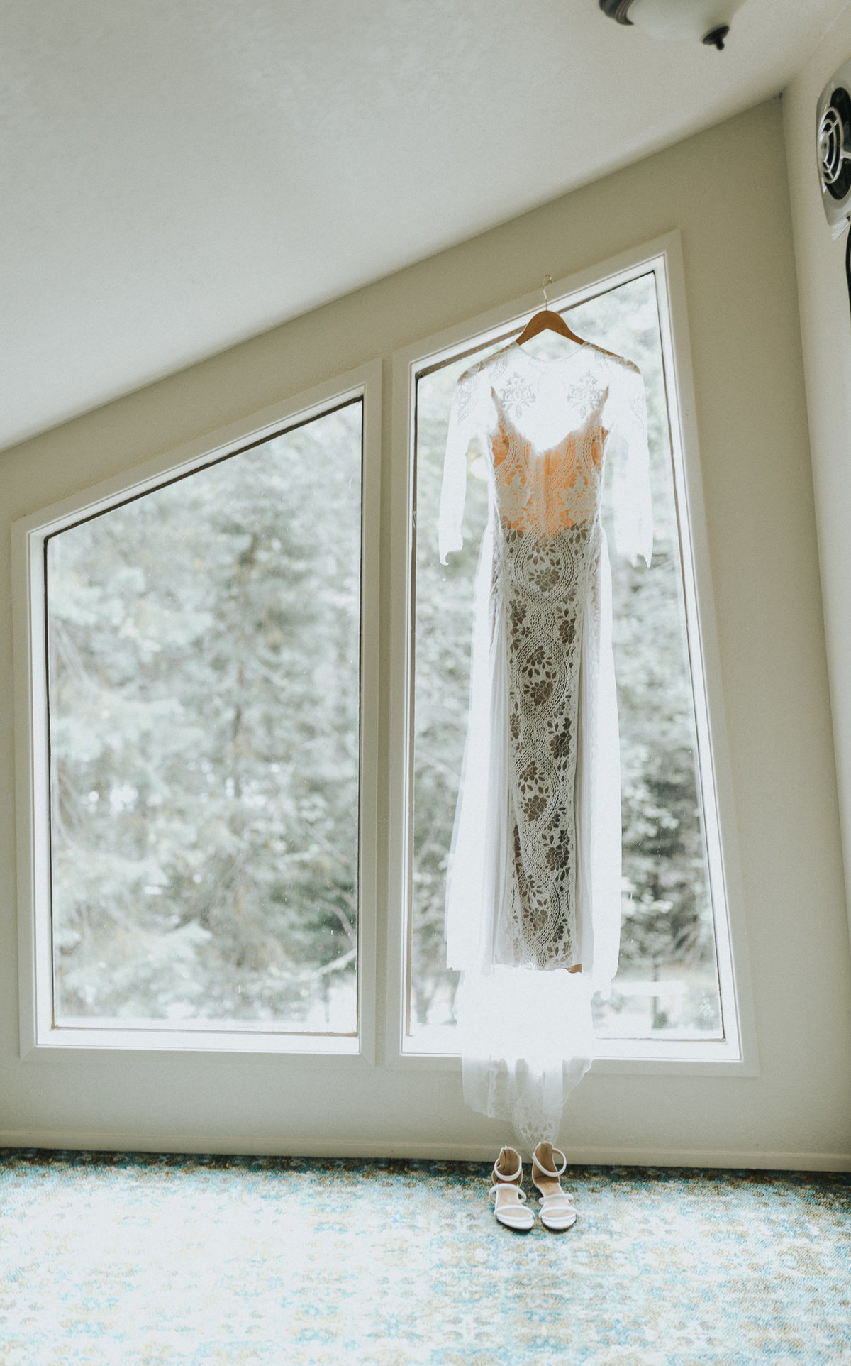 Grace Loves Lace wedding dress for mountaintop elopement in Hurricane  Ridge Washington