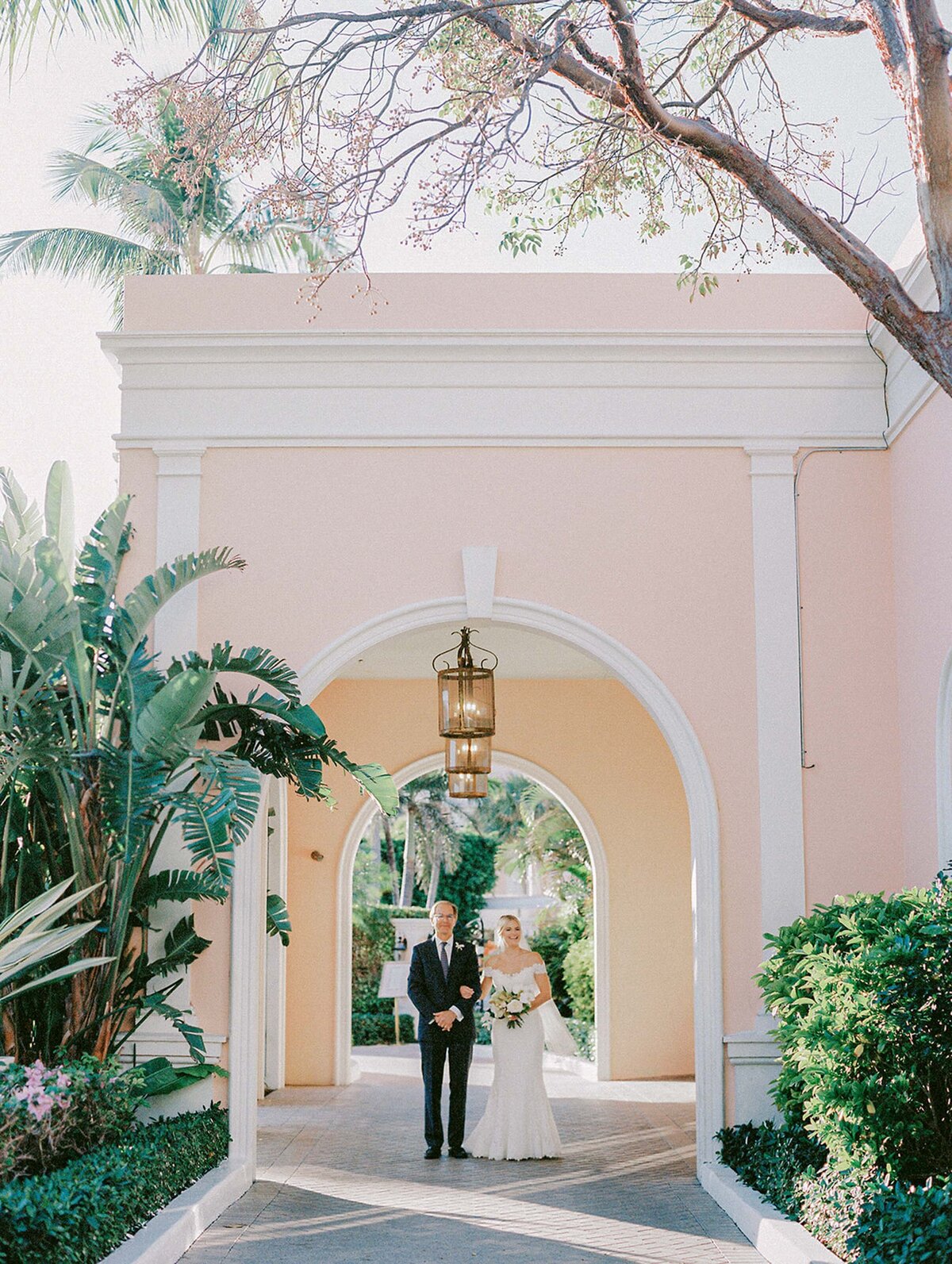 21PalmBeach_Edited21Ashton_Evan_PalmBeachWedding35-923Ashton_Evan_Wedding151FilmSelects_Ashton_Evan170235RLwo011501-R6-087-2