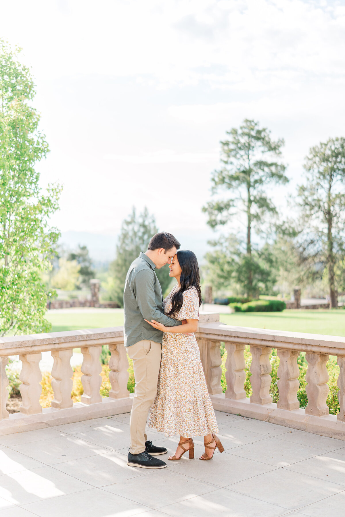 Spring Lilac Family Portraits Highlands Ranch Mansion Flowers Romantic Light and Airy Elena Spraguer Photography0015