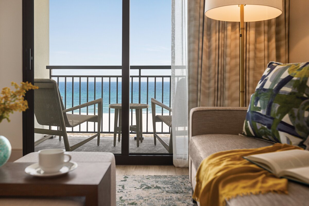 ECPPP_1_king_1_bedroom_suite_balcony_gulf_view_02