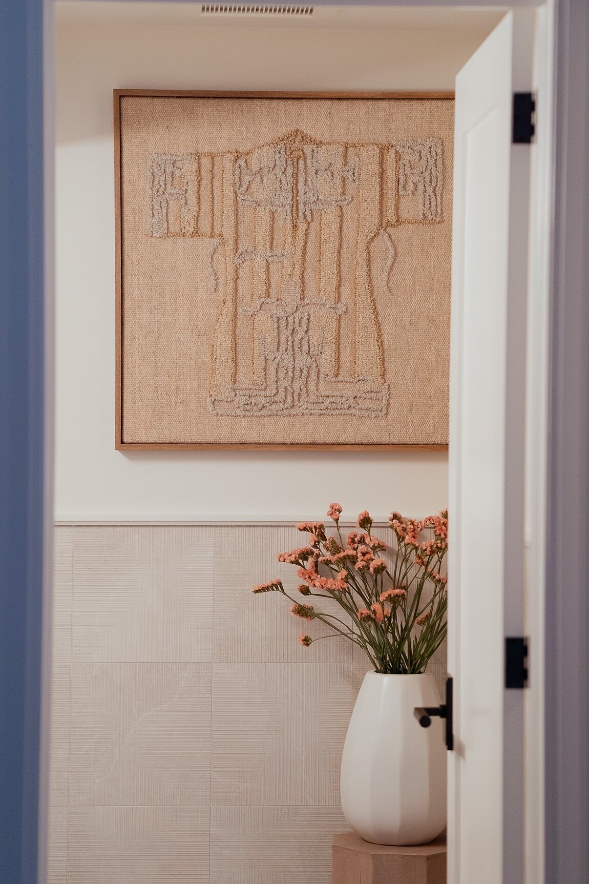 Interior-Designer-Art-Decor