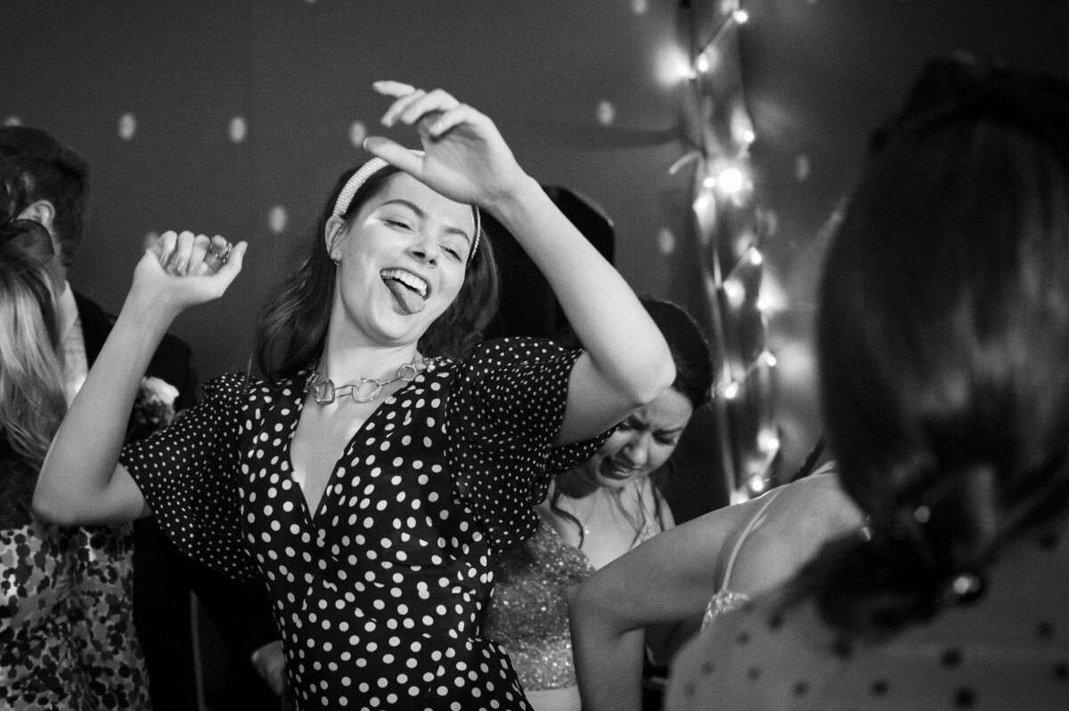 Late-night-wedding-photos-1010