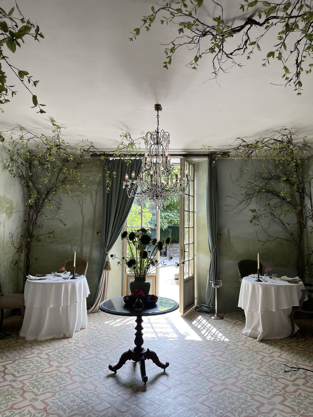 Borgo-Santo-Pietro-Willow-and-Oak-Events-BTS-62