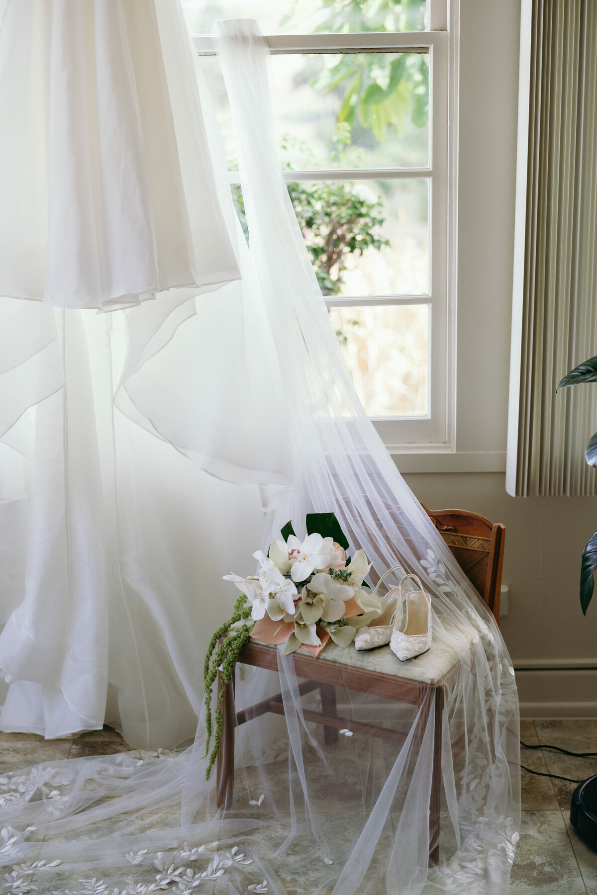 linapricephotography-wedding-ceremony-at-kualoa-ranch-hawaii-oahu.jpg-4253