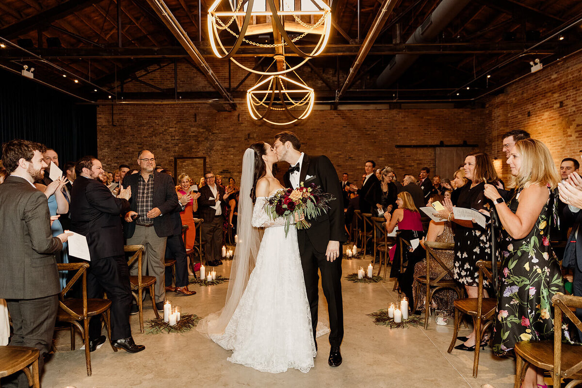 wilman-botanical-gardens-downtown-chicago-wedding-modern-015