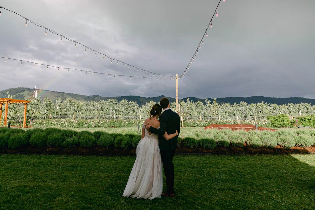 Portland OR Wedding Photographer Chantal Sokhorn Photography The Orchards Hoodriver OR-662