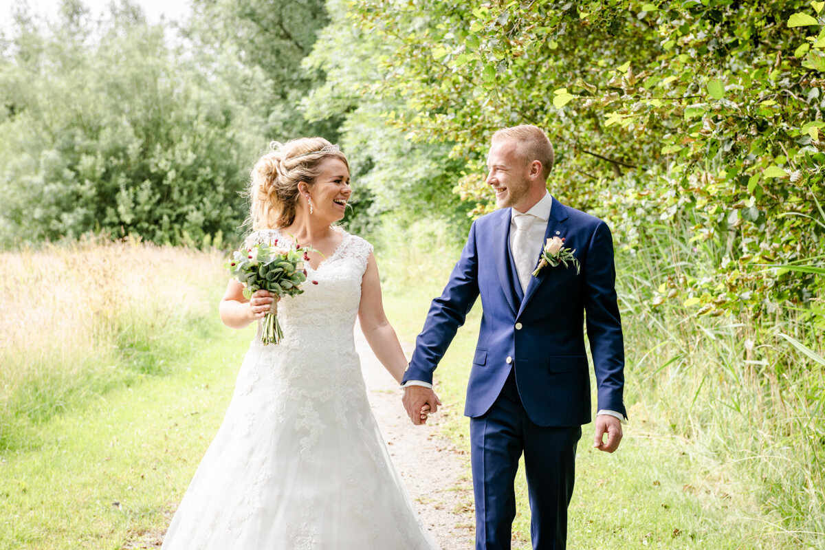 Trouwen in Friesland, trouwfotograaf, bruidsfotograaf, fotograaf Friesland (17)