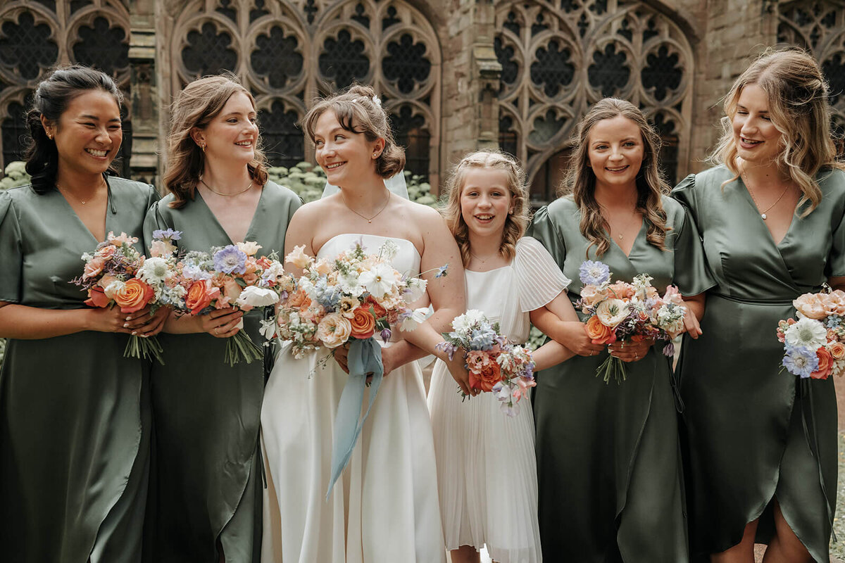 Issy-and-Bella-Floral-Design-Wedding-Florist-Herefordshire-Dewsall-Court-S-J26