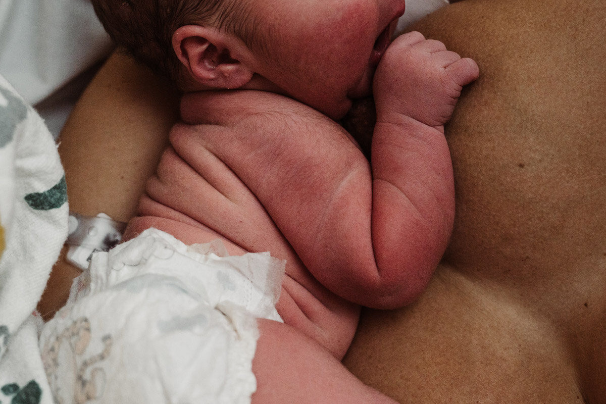cesarean-birth-photography-natalie-broders-d-111