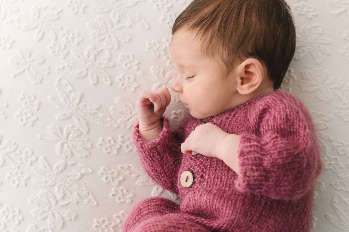 pasgeboren baby meisje slapend