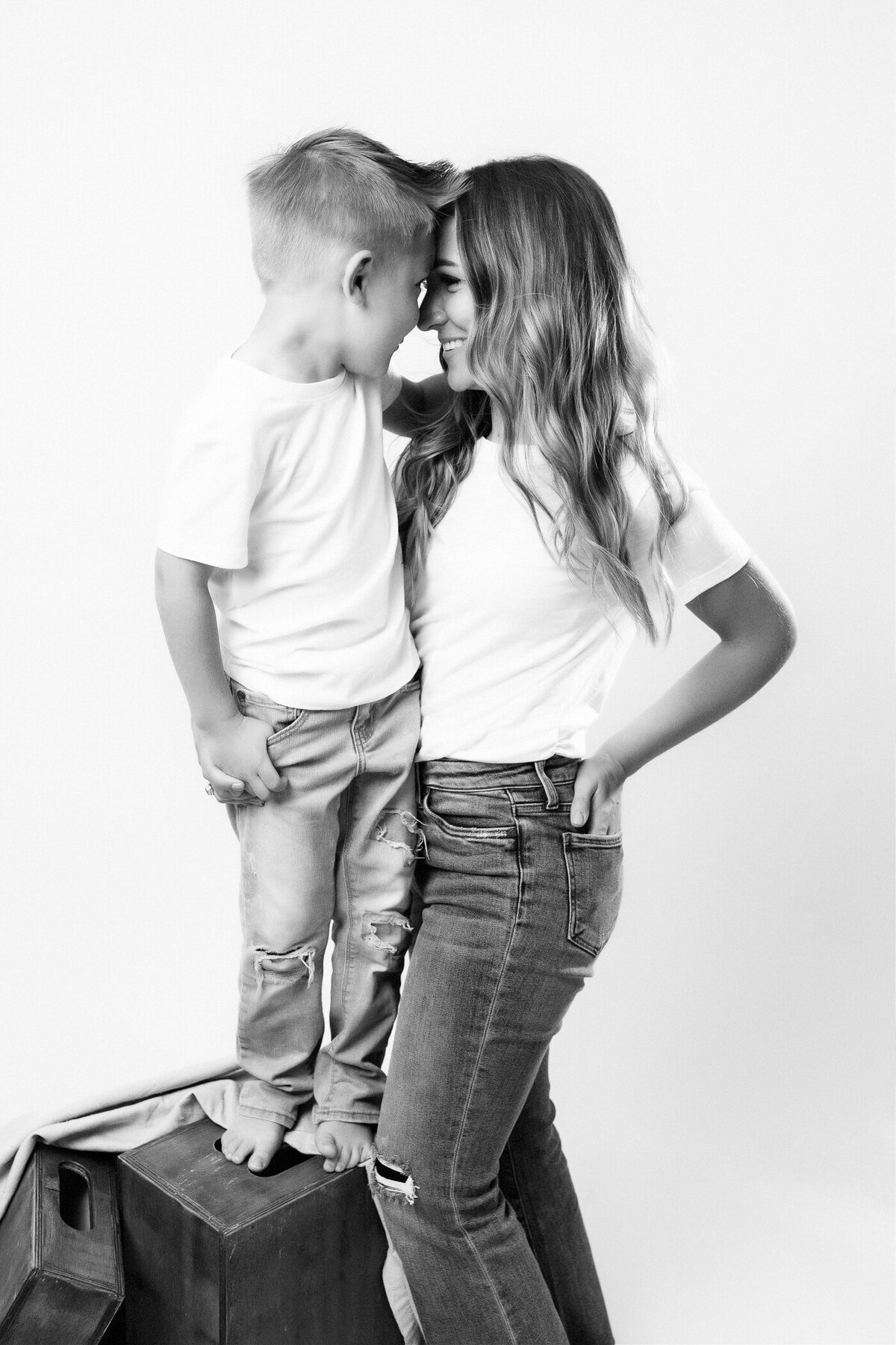 Family_couples_luxury_Montana_Photographer_Studio_-35018
