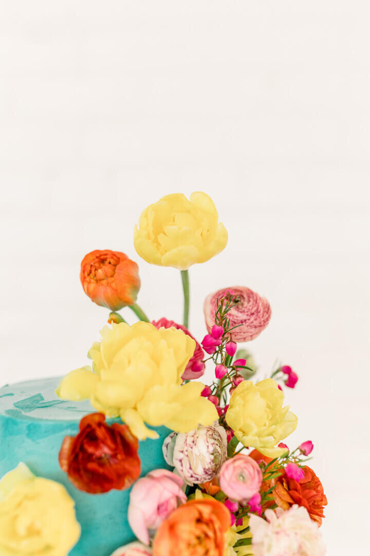 Turquoise-Cake-With-Fresh Flowers-by-Sweet-Heather-Anne1