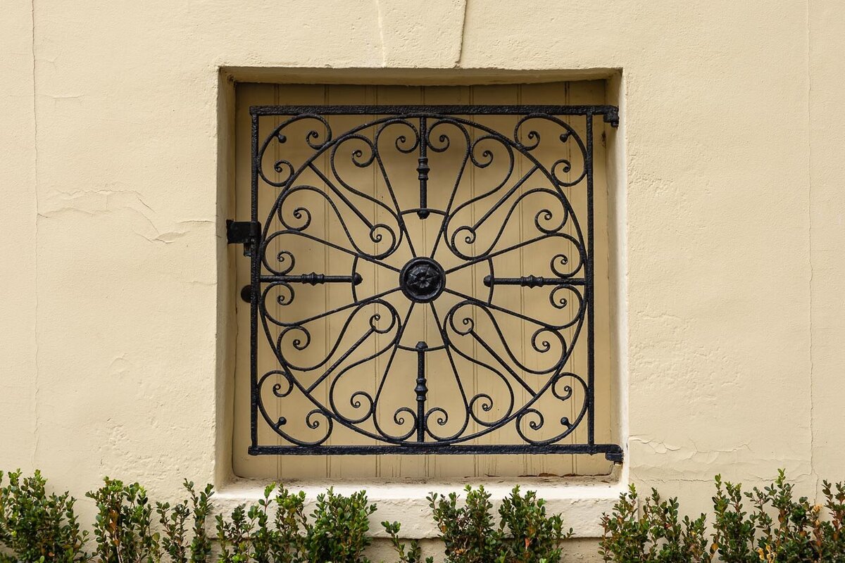 charleston-iron-gate-square-7891