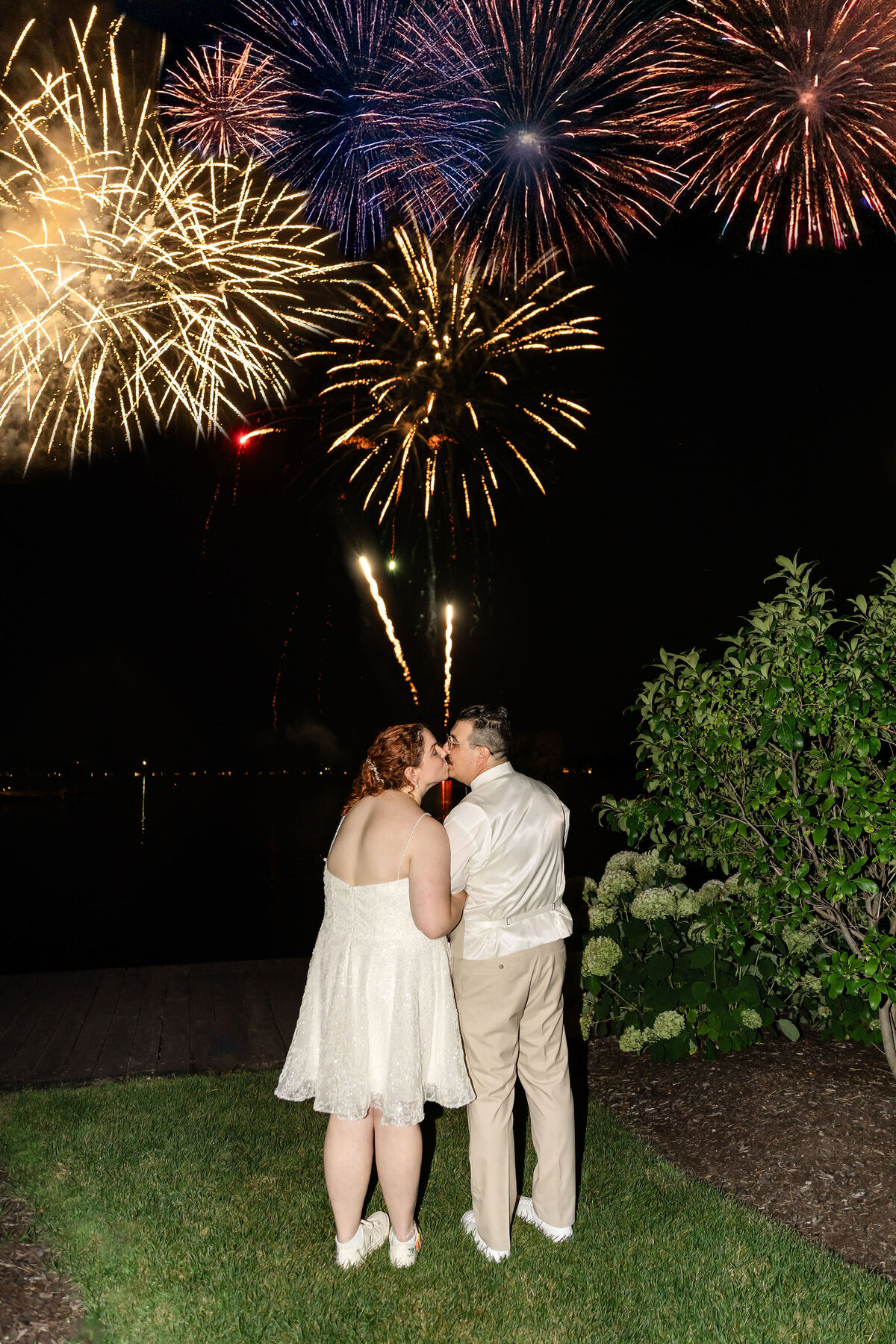 Lakeside Wedding Fireworks - Verve Event Co. - Lake House on Canandaigua -Jenny Berliner Photo (1)