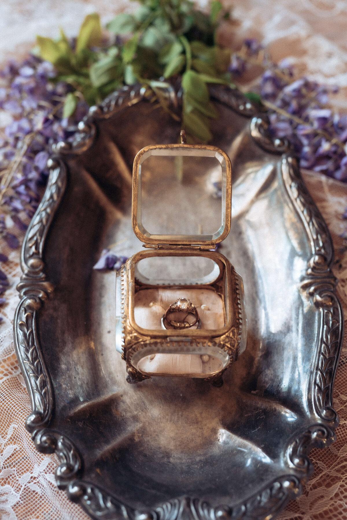 0105 Willowbank Cinematic Love Story Wedding  Period Piece Wedding Niagara Toronto Lisa Vigliotta Photography