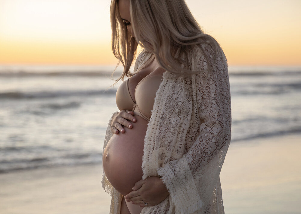 MATERNITY_PREGNANTWOMAN_BEACHSUNSETOCEANBOHOBABYBUMP
