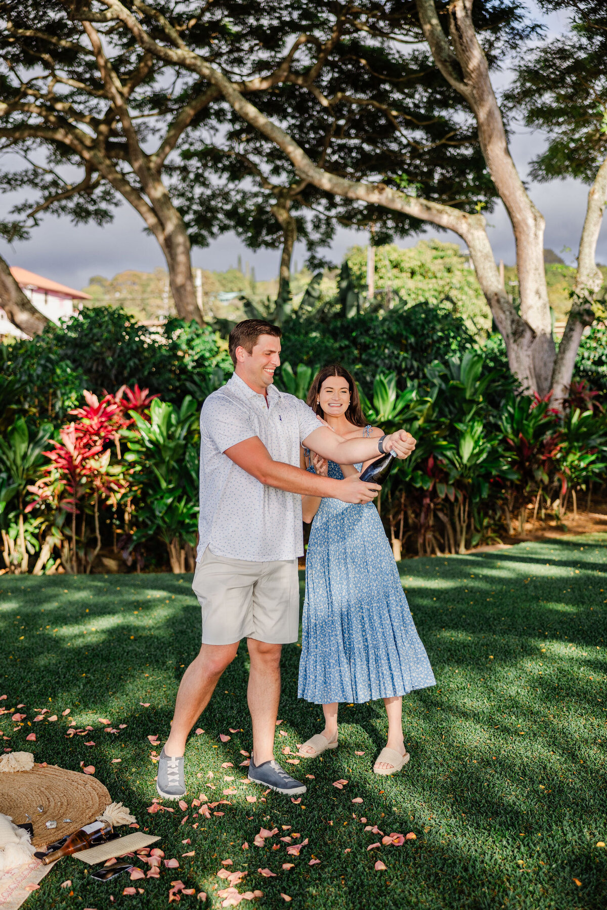 Hawaii-Engagement-Photos-Holualoa-Inn (30)