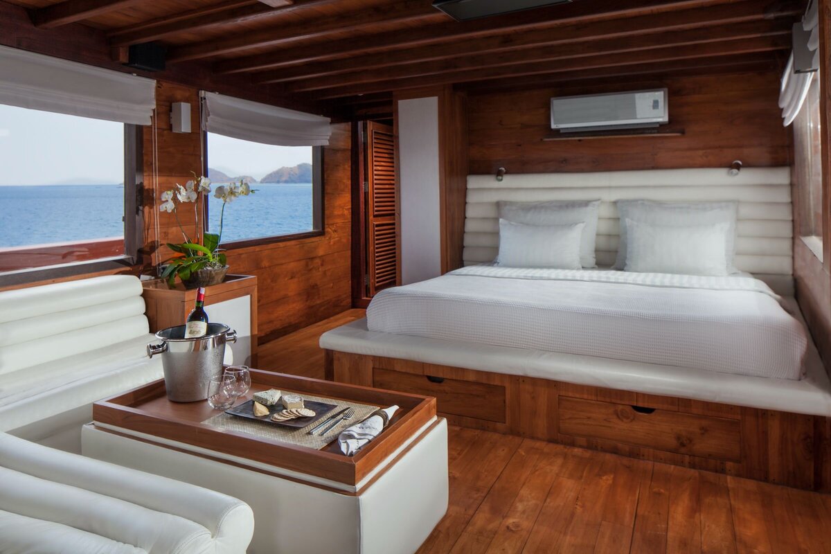 Samata Luxury Yacht Charter Komodo Master Suite View 1