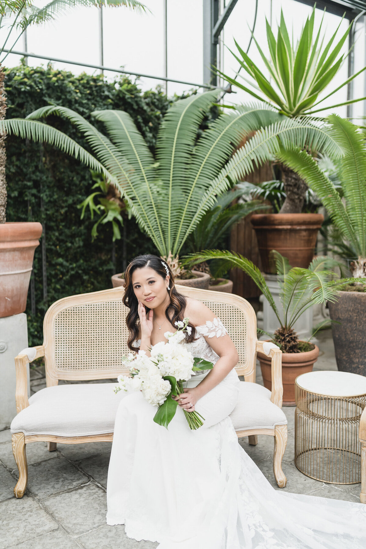 A MAGICAL WINTER PLANTERRA GARDEN WEDDING WITH A GREEN COLOR PALETTE IN WEST BLOOMFIELD, MICHIGAN PROVIDED BY KARI DAWSON PHOTOGRAPHY44