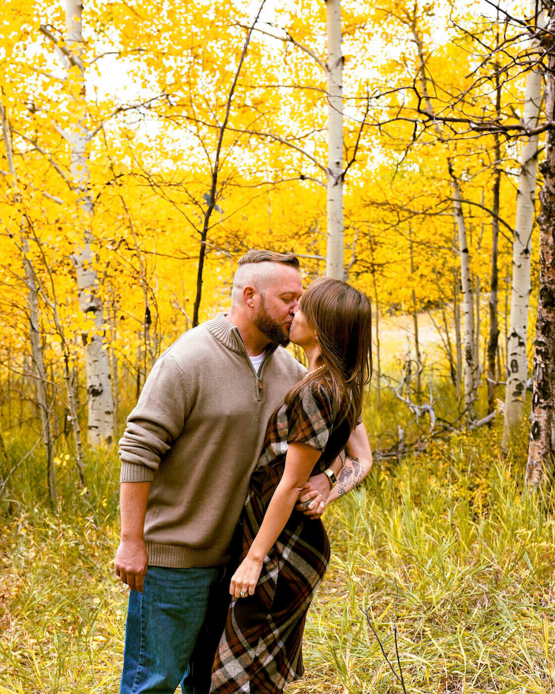 denver co family photographer - copule kissing