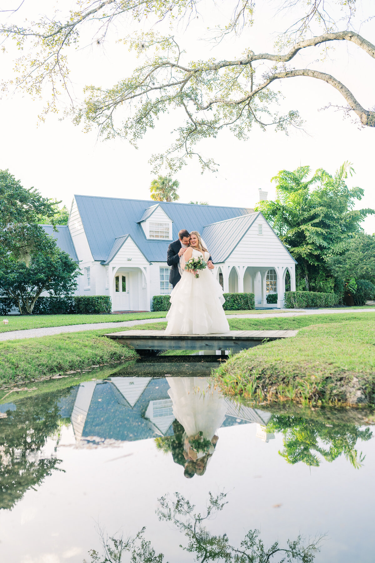 Taylor & Jeff The Lake House Wedding | Lisa Marshall Photography