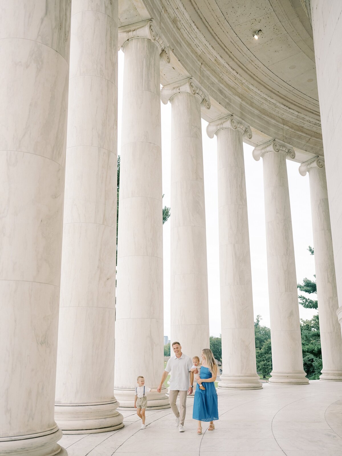 top-dc-family-photographer-jefferson-memorial-family-photos6