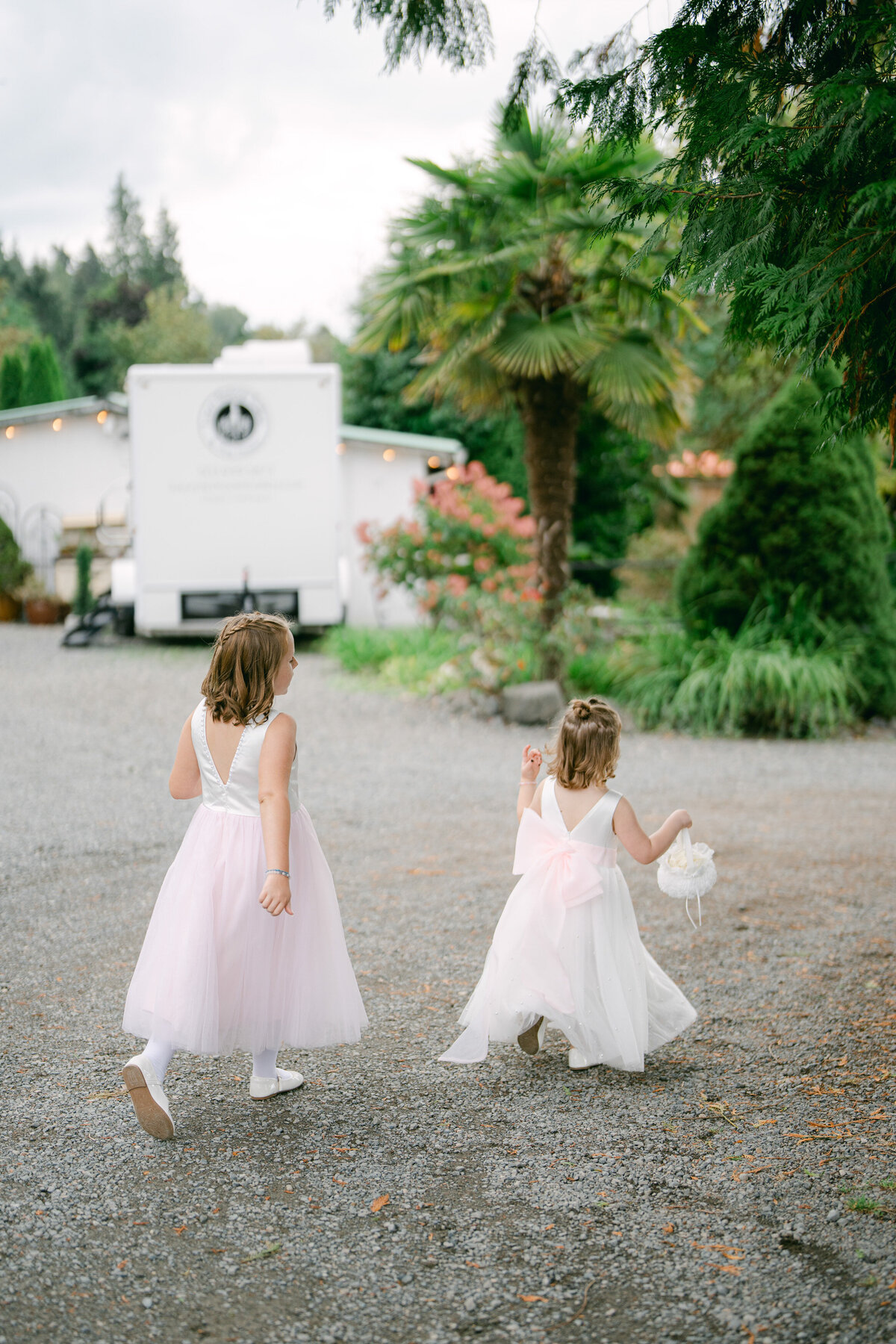 Timeless, light-filled wedding photography with an editorial touch Ksenia Vasenev_20240915_0129