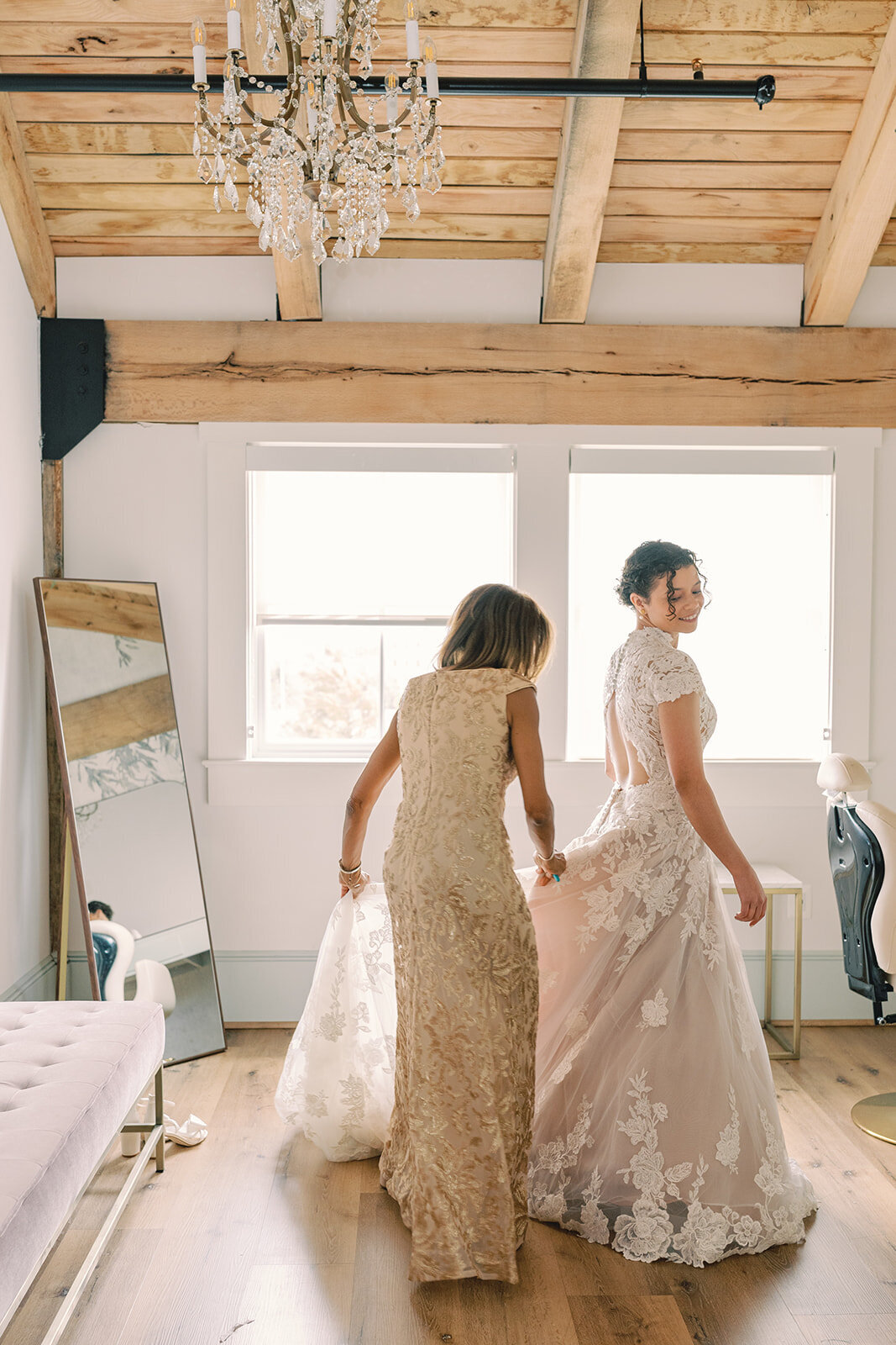 2 - Getting Ready_Kara-Loryn-Photography-Manassas-Virginia-Go-Wedding-0098