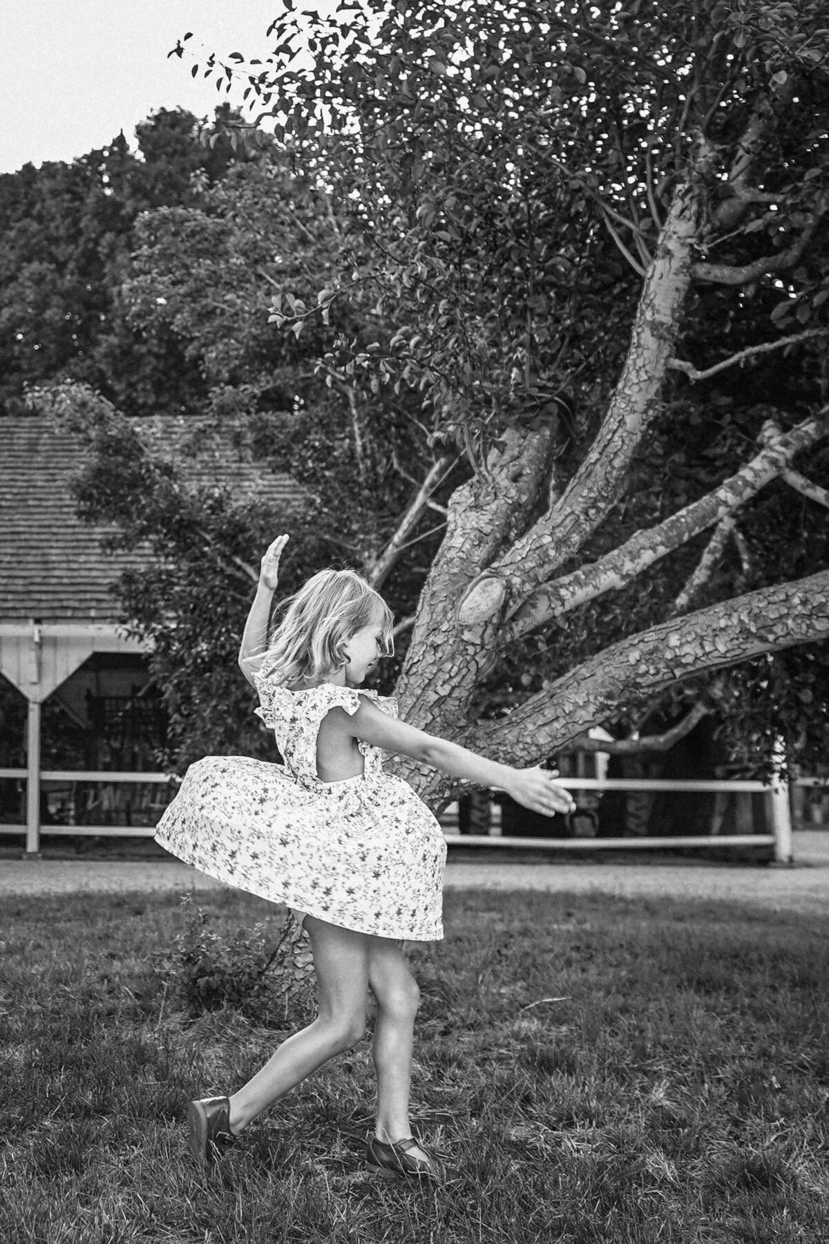 bw-portrait-twirl