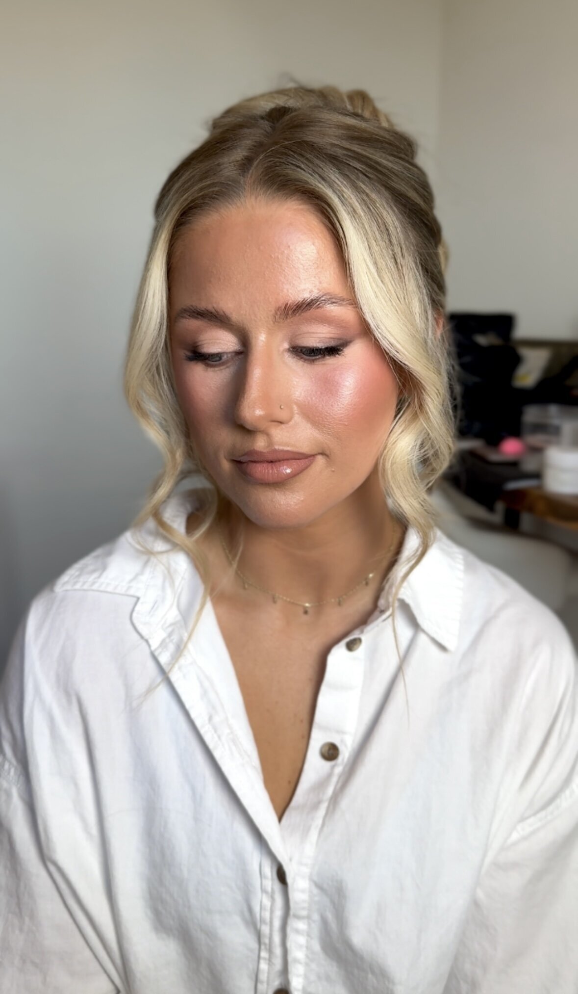 soft glam bridal hair and makeup for blonde hair blue eys, Nashville celebrity makeup arist