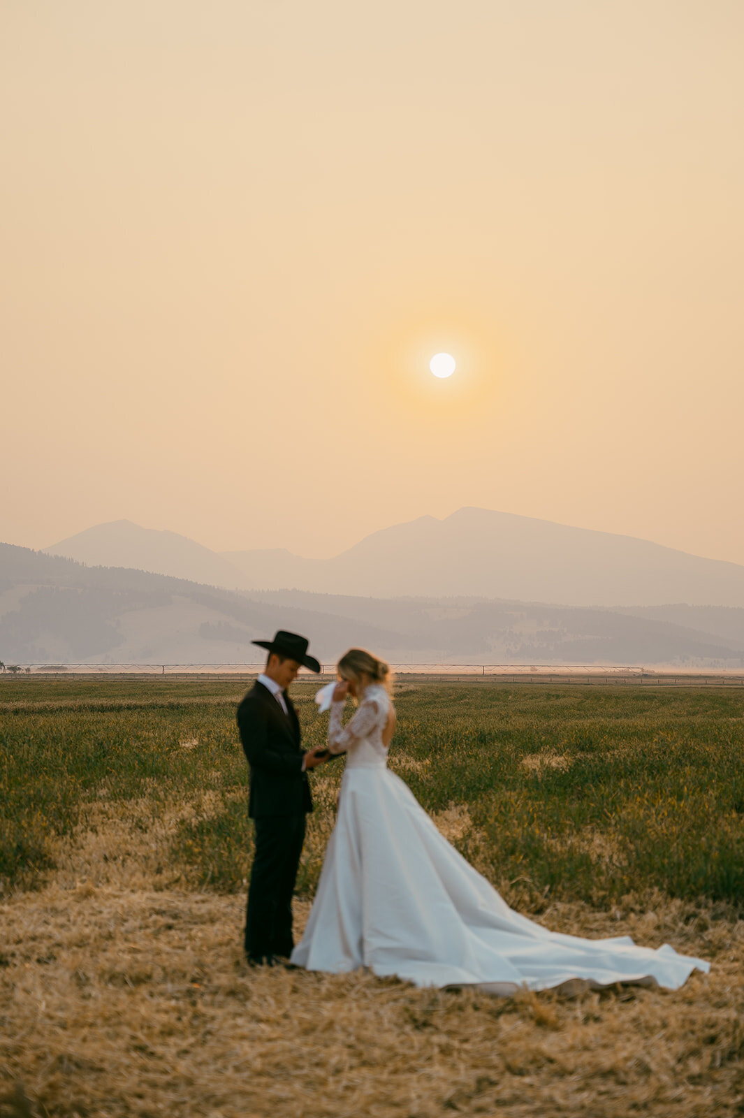 presley-gray-photo-Deerlodge-rustic-western-Montana-wedding-6039