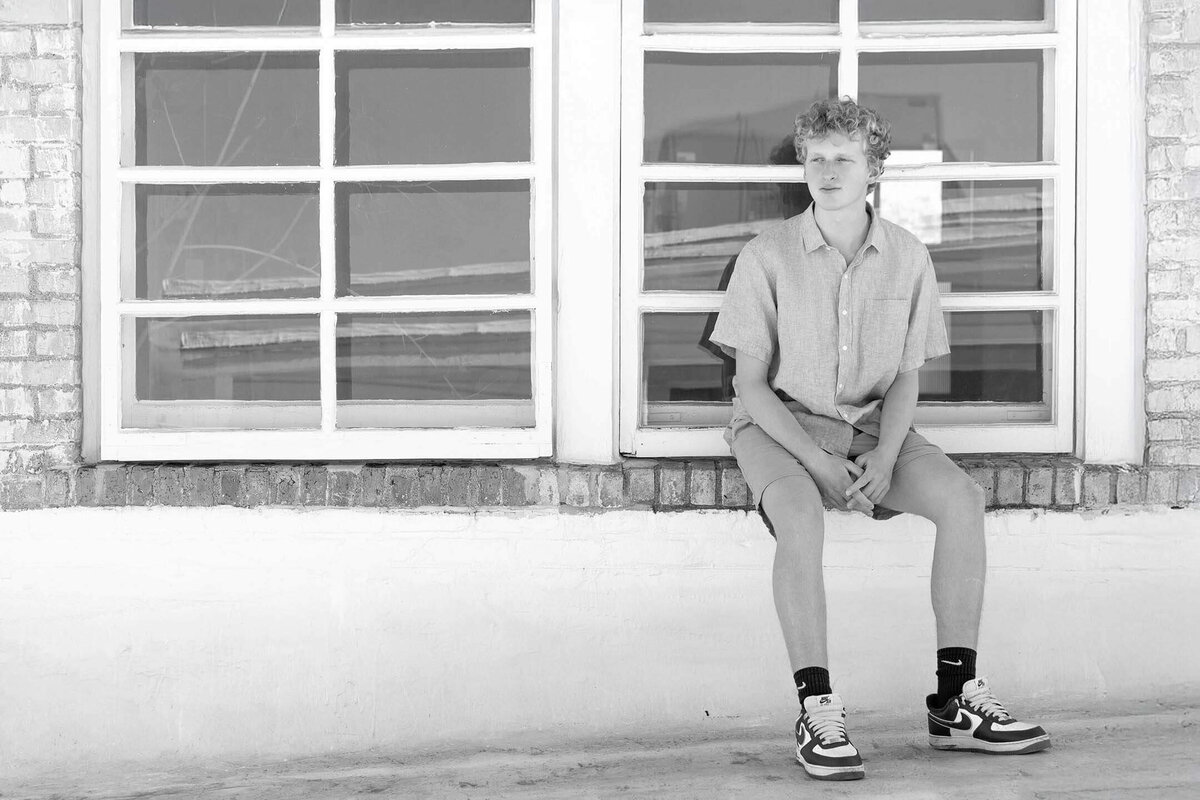 summer-senior-boy-photos-in-minneapolis