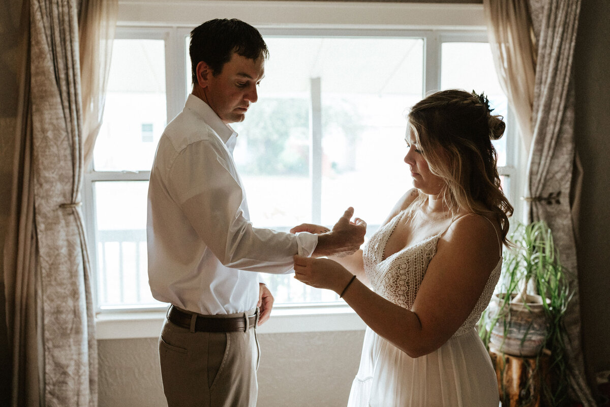 hill-city-kansas-backyard-intimate-wedding-3