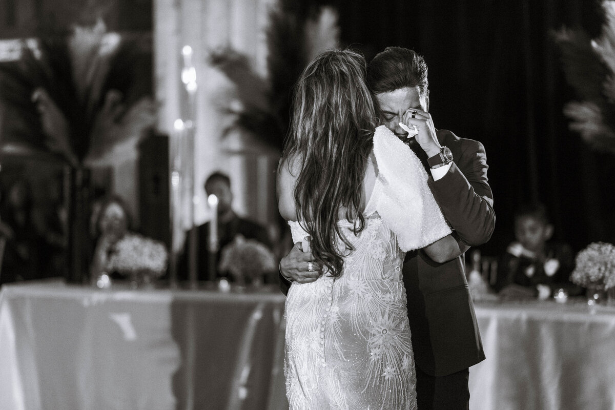 emotional-groom-during-dance