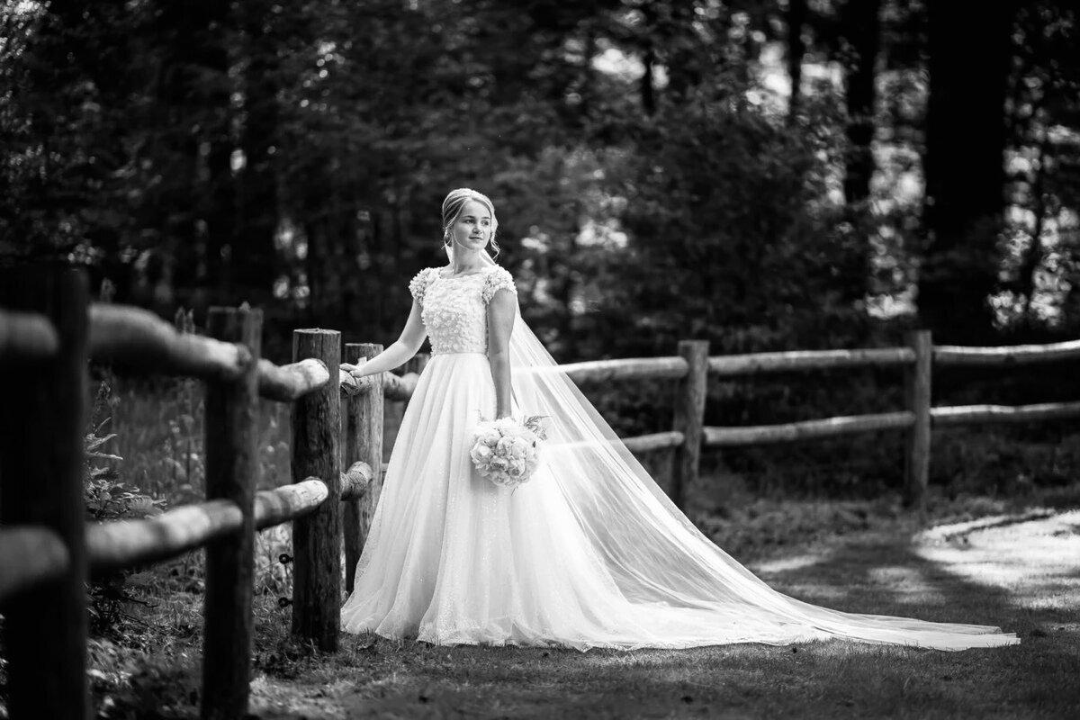 Bruid Carola Jan van de maat fotografie bruiloft bruidsjurk