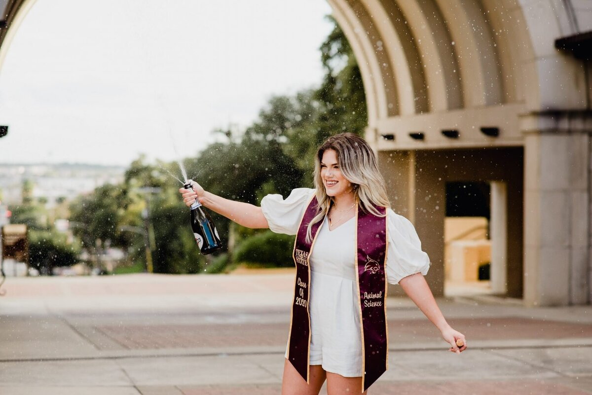 201124-texas-state-graduation-photos-014-1534x1024