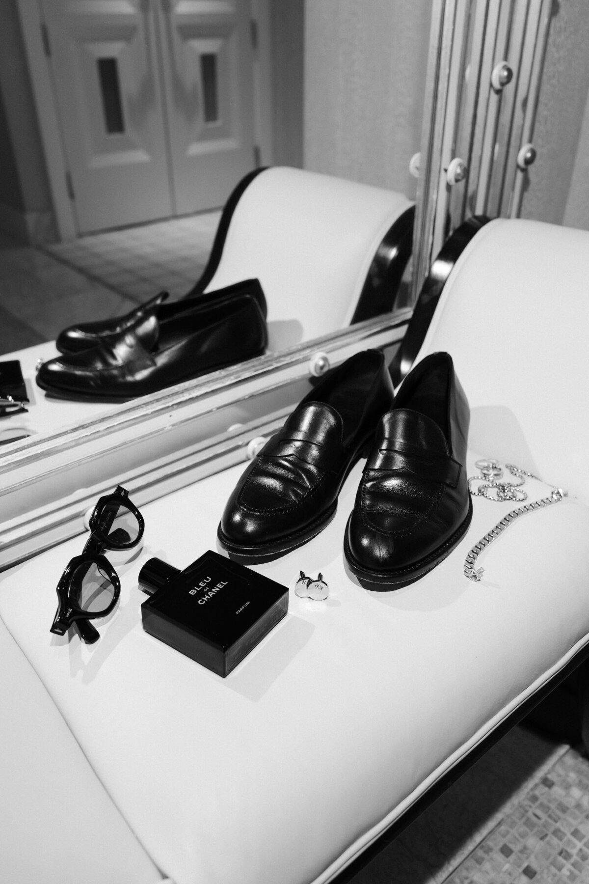 12_riskyexposure_shoshana-kyle_las-vegas-elopement-photography