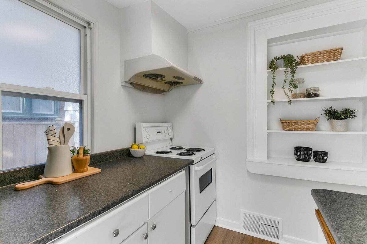 21-web-or-mls-15_003_Kitchen