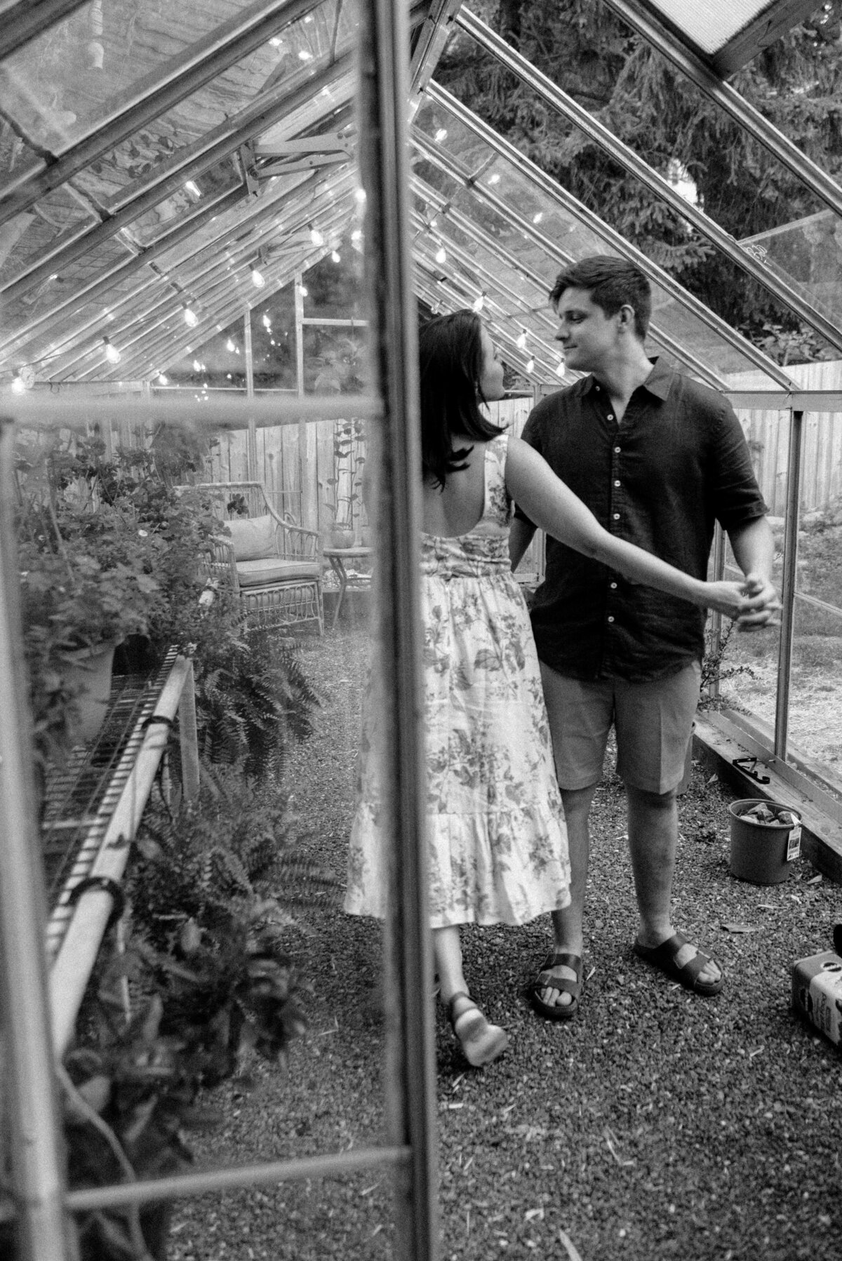 GreenhouseGardenEngagement_InHomeSession_TaylorNicollePhoto-25