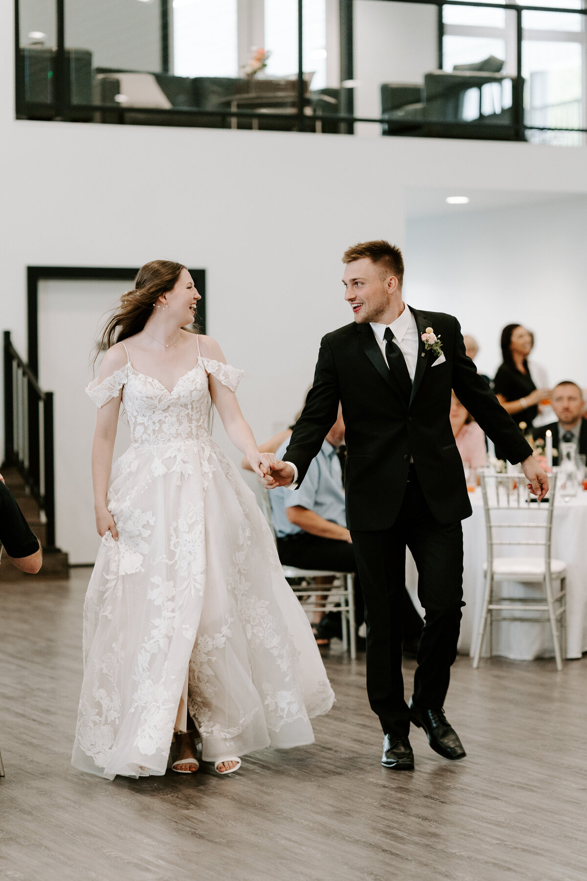 kraber-the-gathering-grounds-iowa-wedding-130