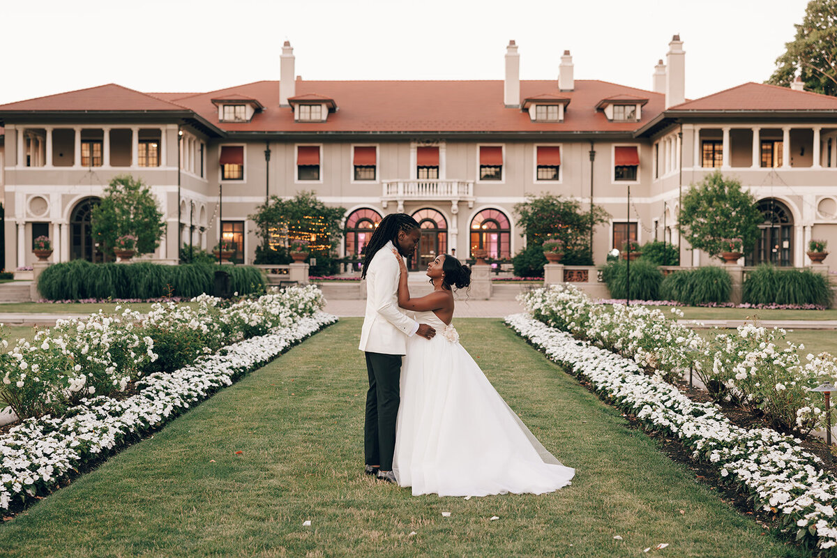 armour-house-chicago-editorial-luxury-wedding-film-410